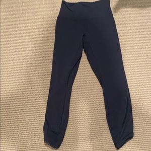 Lululemon 7/8 Tight in Navy size 6
